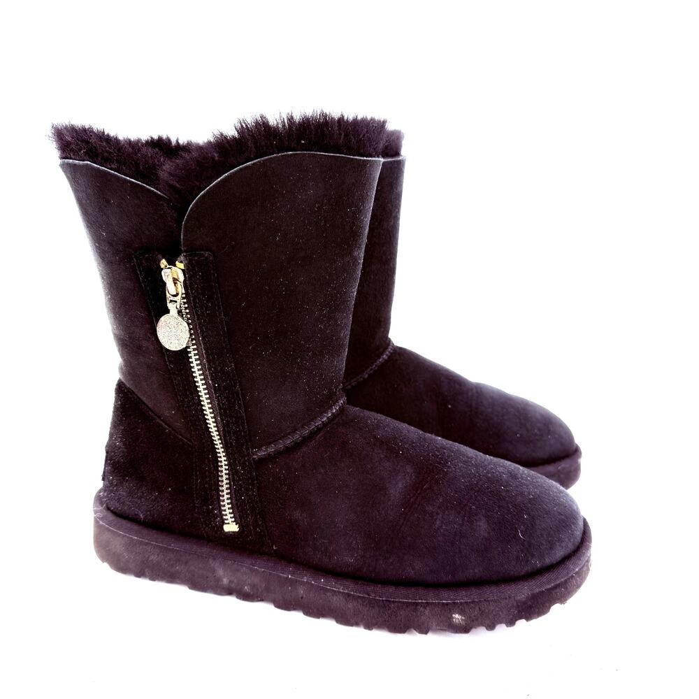 UGG Women's Black Bailey Zip Short Fur Boots Size 8